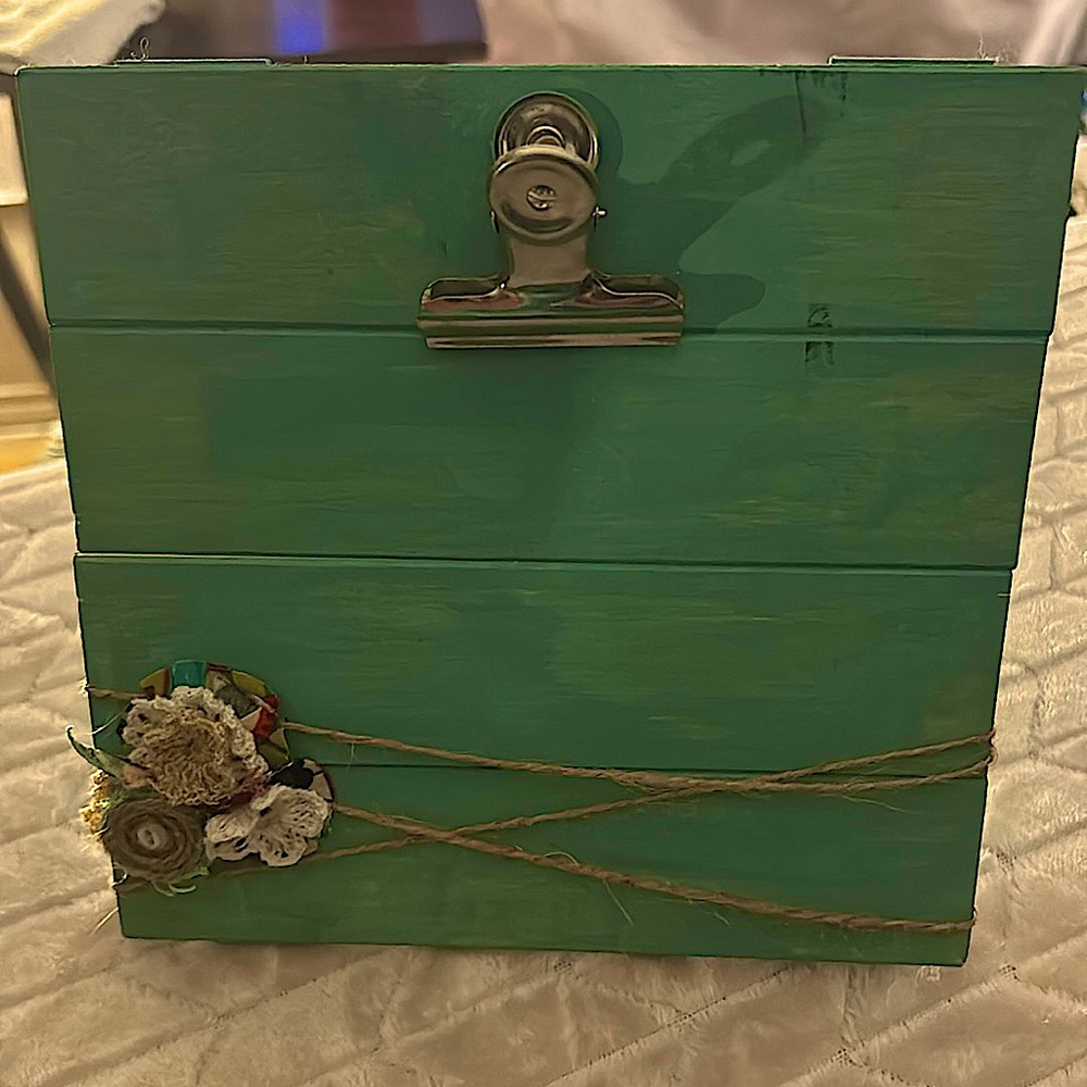 Handmade w love clipboard💙
